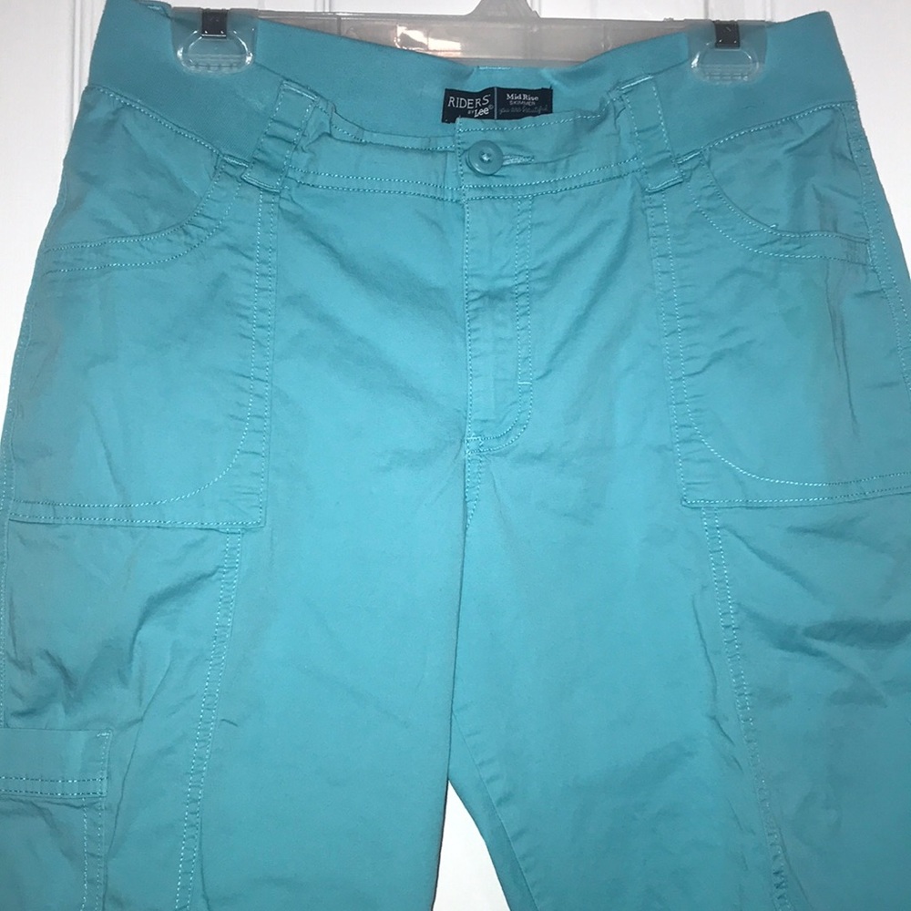 Capris - Picture 5 of 8